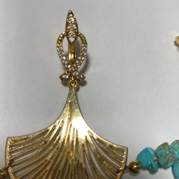 Turquoise stone chip statement earrings - Picture 4 of 9